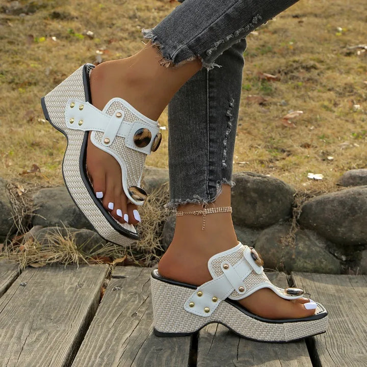 Evelina Resin Slides